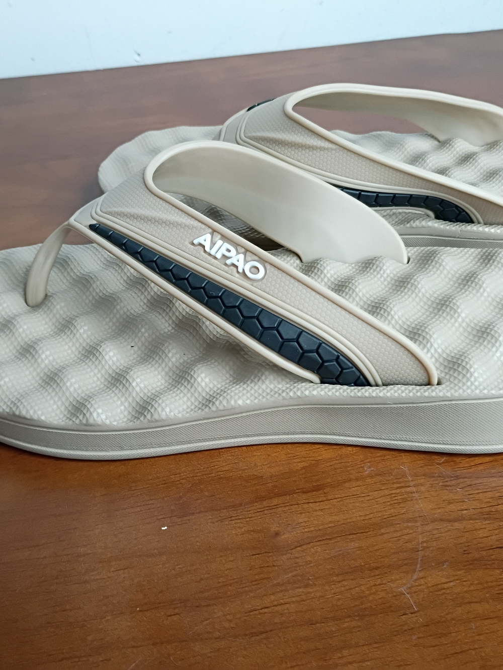 Men’s Beige Comfort Flip Flops Size 40